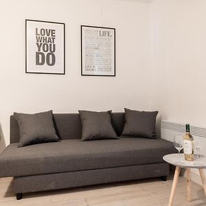 Functional & Central Flat With Netflix